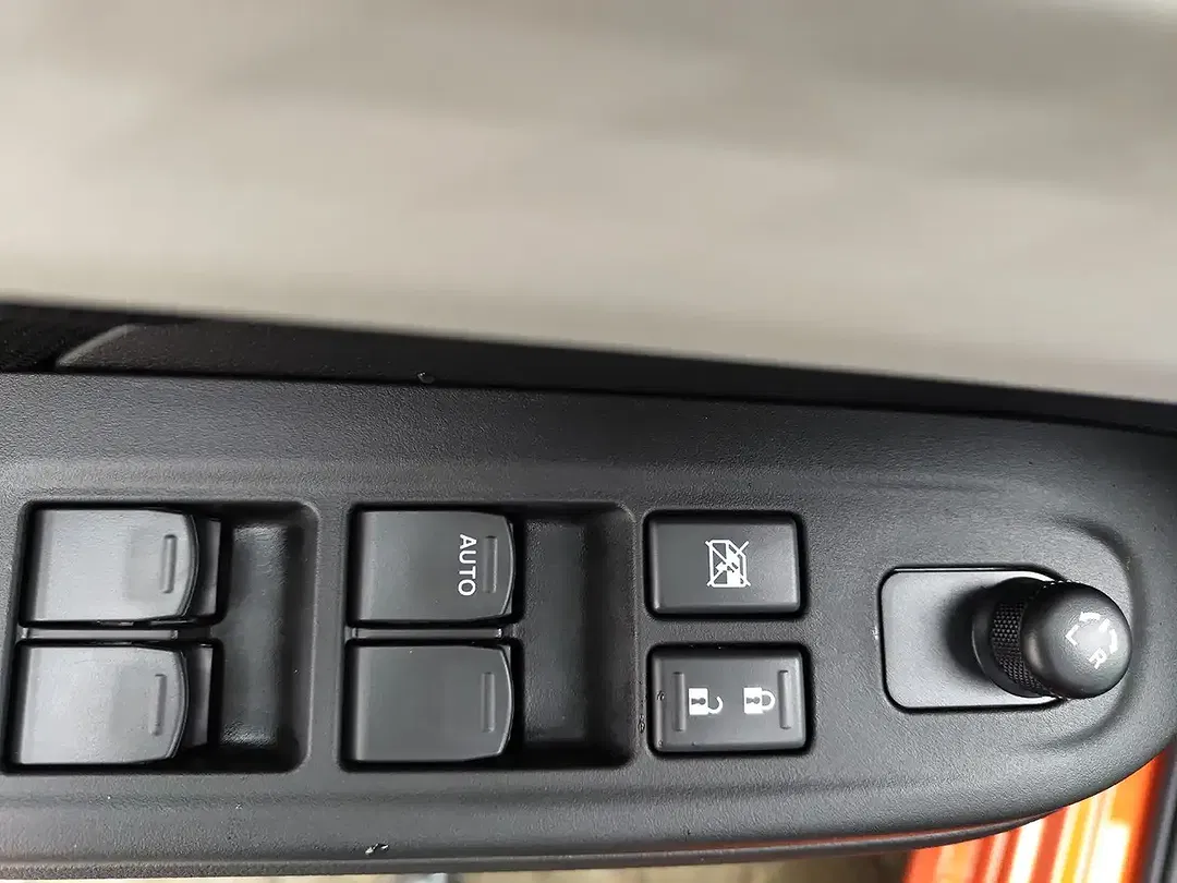 Suzuki Swift - Thumbnail 10