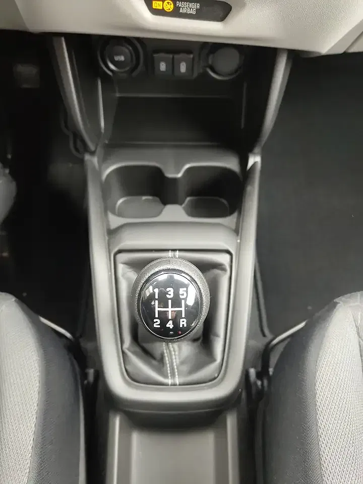 Suzuki Swift - Thumbnail 15