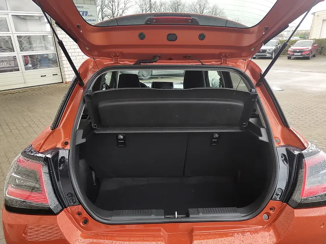 Suzuki Swift - Thumbnail 8