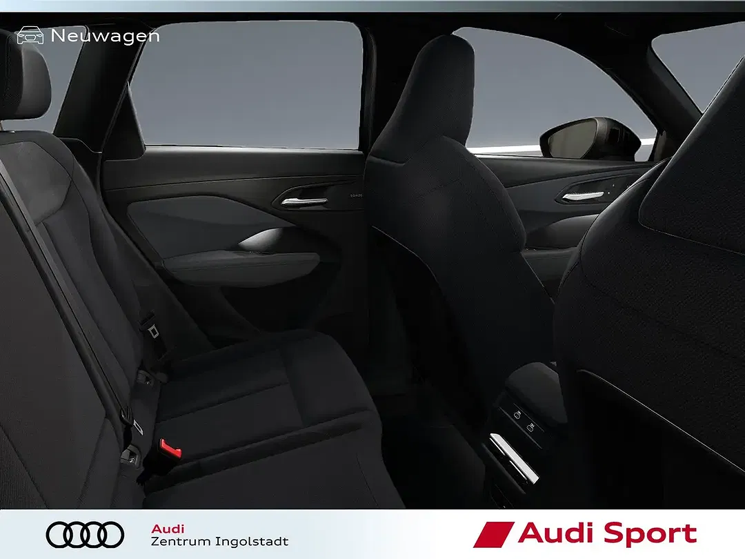 Audi Q3 - Thumbnail 11