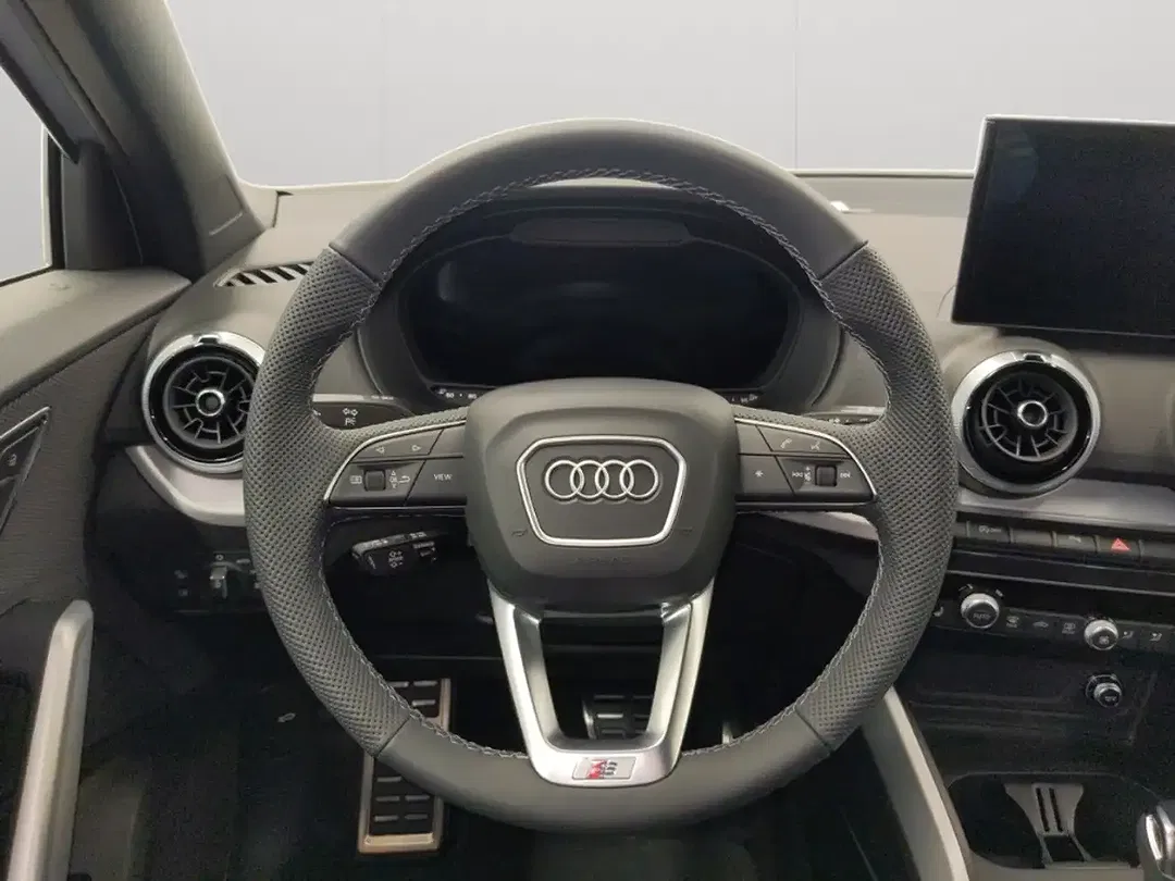 Audi Q2 - Thumbnail 9