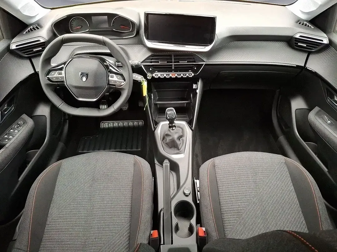 Peugeot 208 - Thumbnail 8