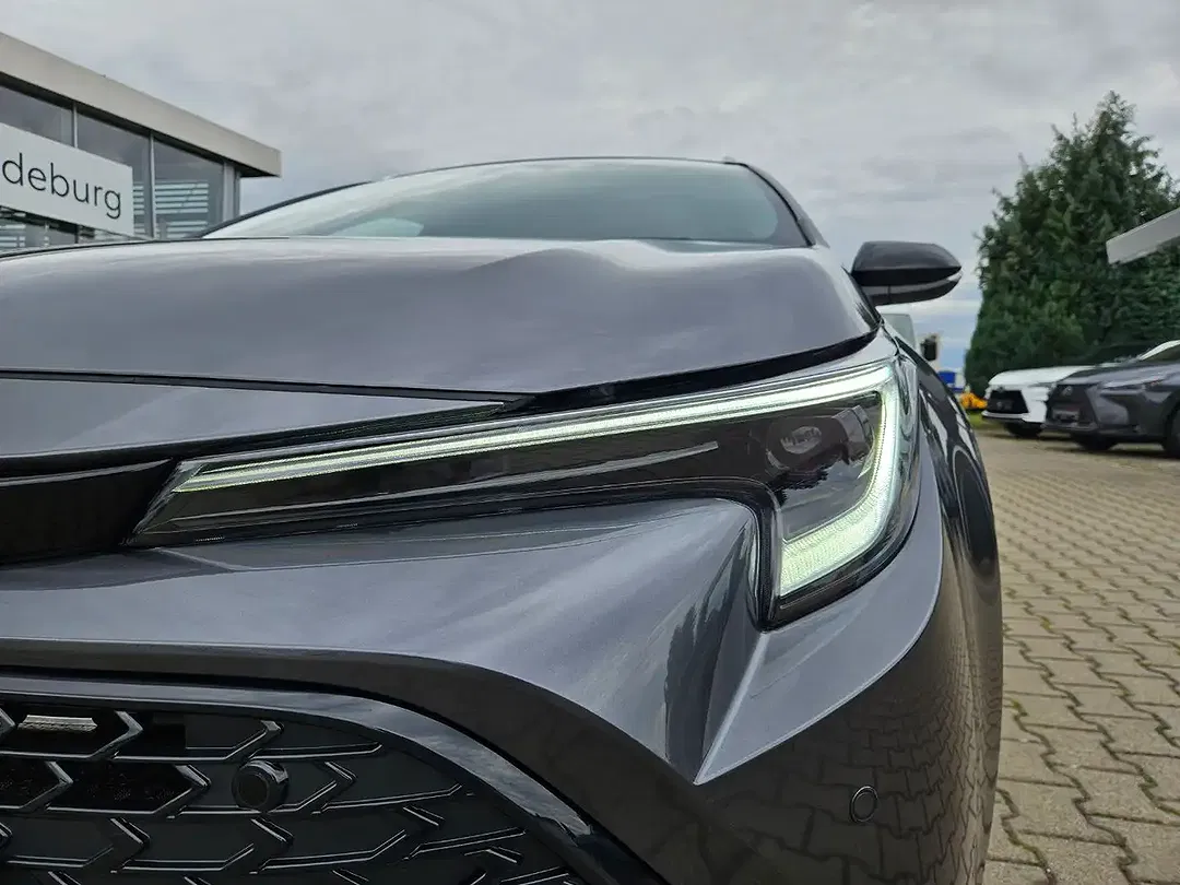 Toyota Corolla - Thumbnail 3