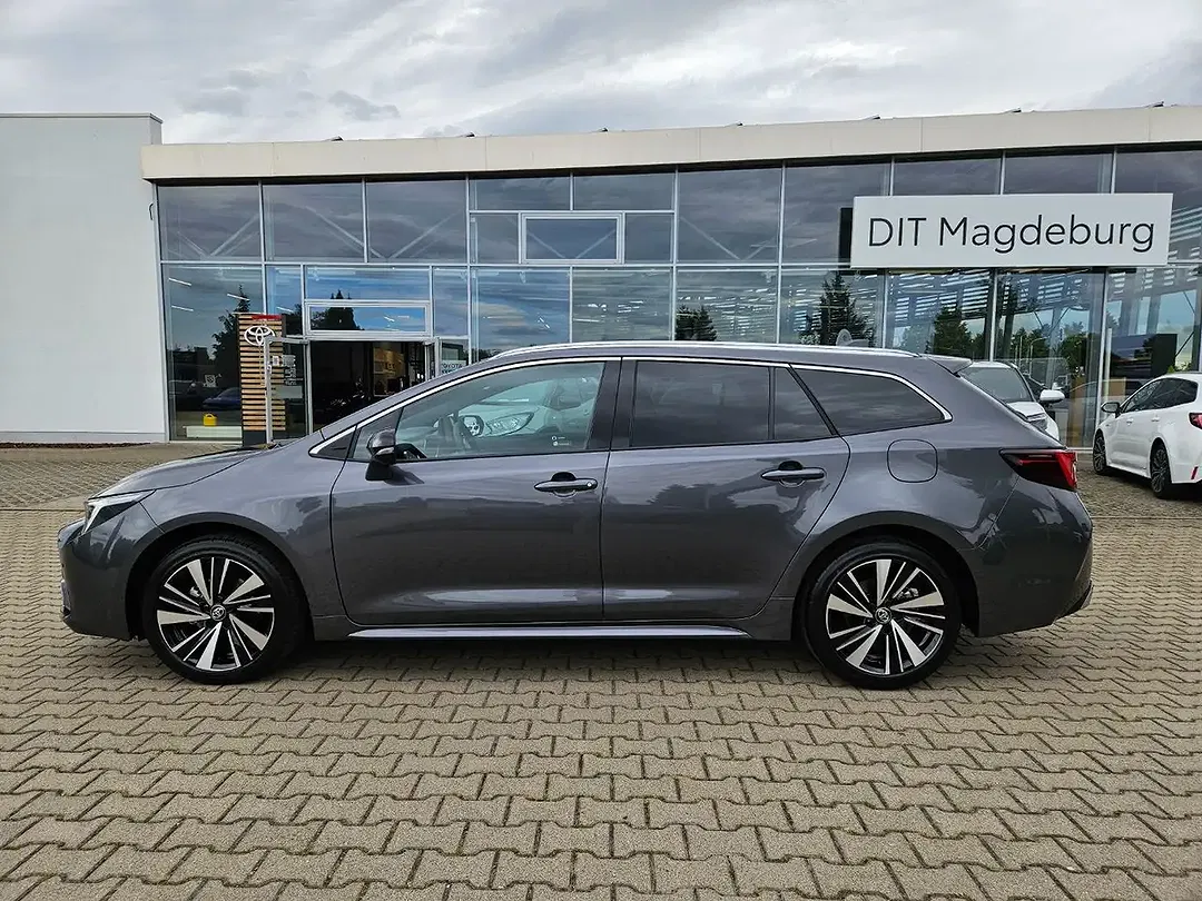 Toyota Corolla - Thumbnail 6