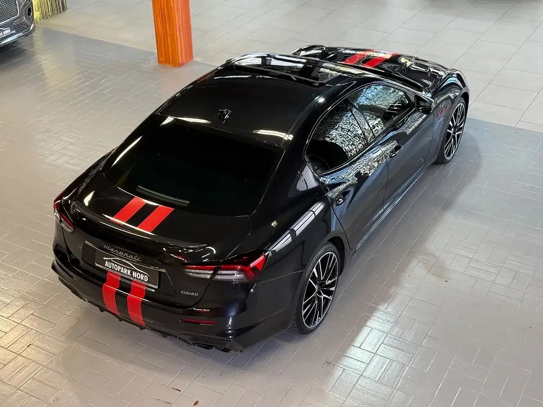 Maserati Ghibli - Thumbnail 10