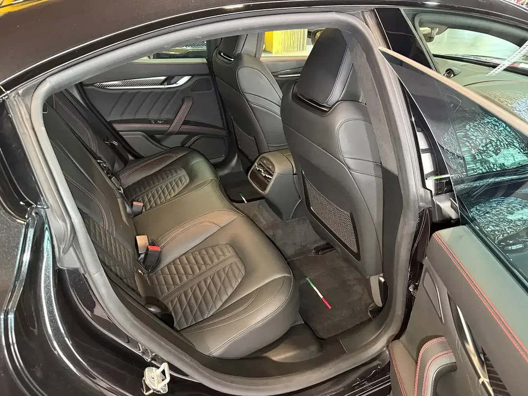 Maserati Ghibli - Thumbnail 16