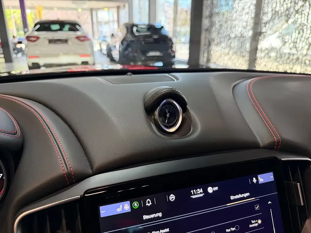 Maserati Ghibli - Thumbnail 29