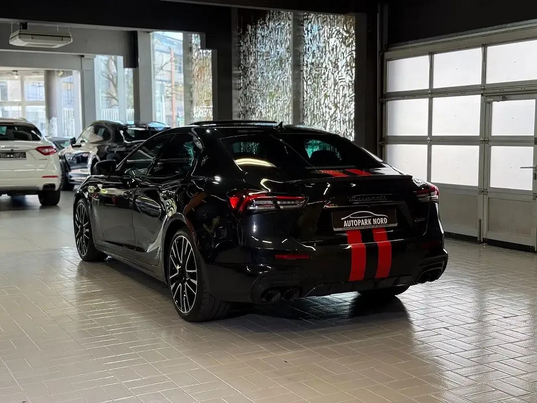 Maserati Ghibli - Thumbnail 5