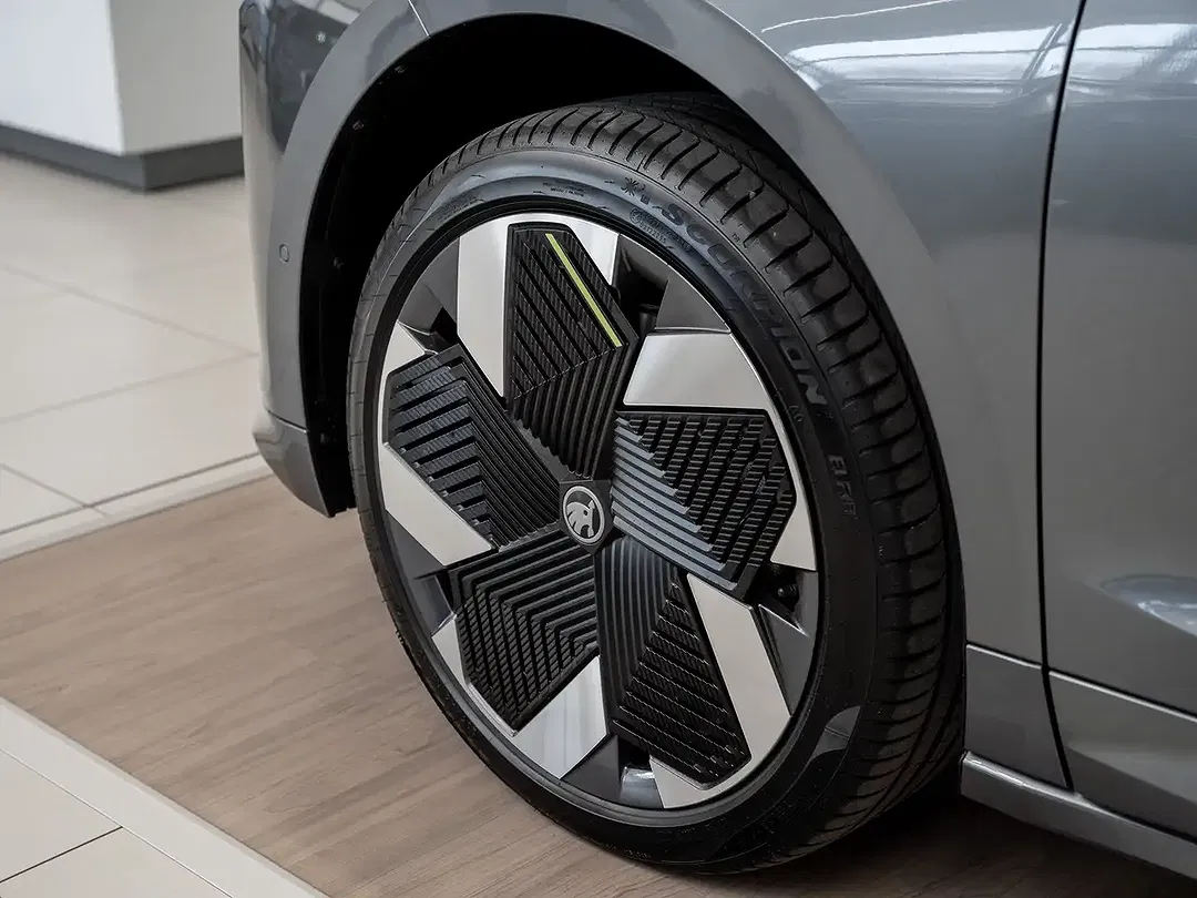 Skoda Enyaq - Thumbnail 5
