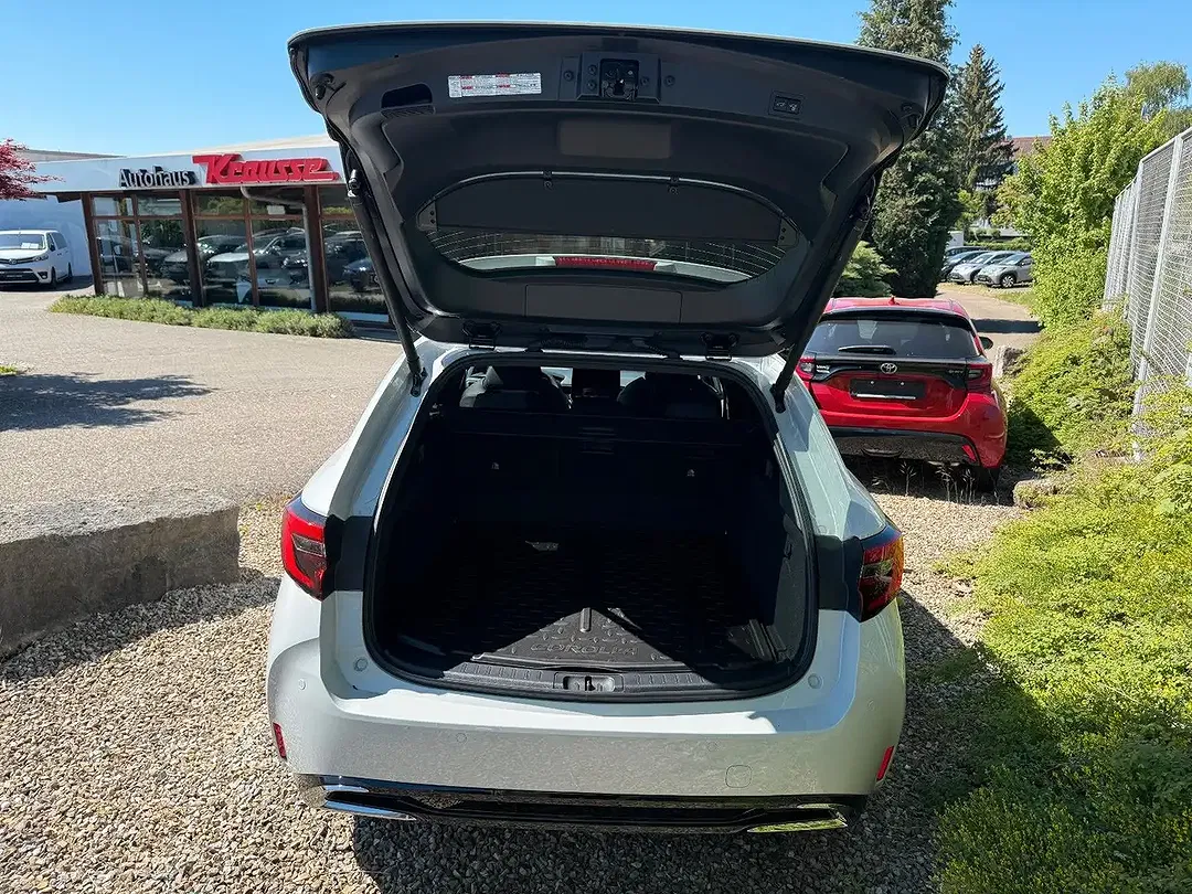 Toyota Corolla - Thumbnail 10