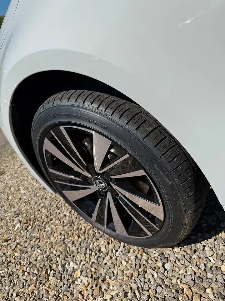 Toyota Corolla - Thumbnail 14