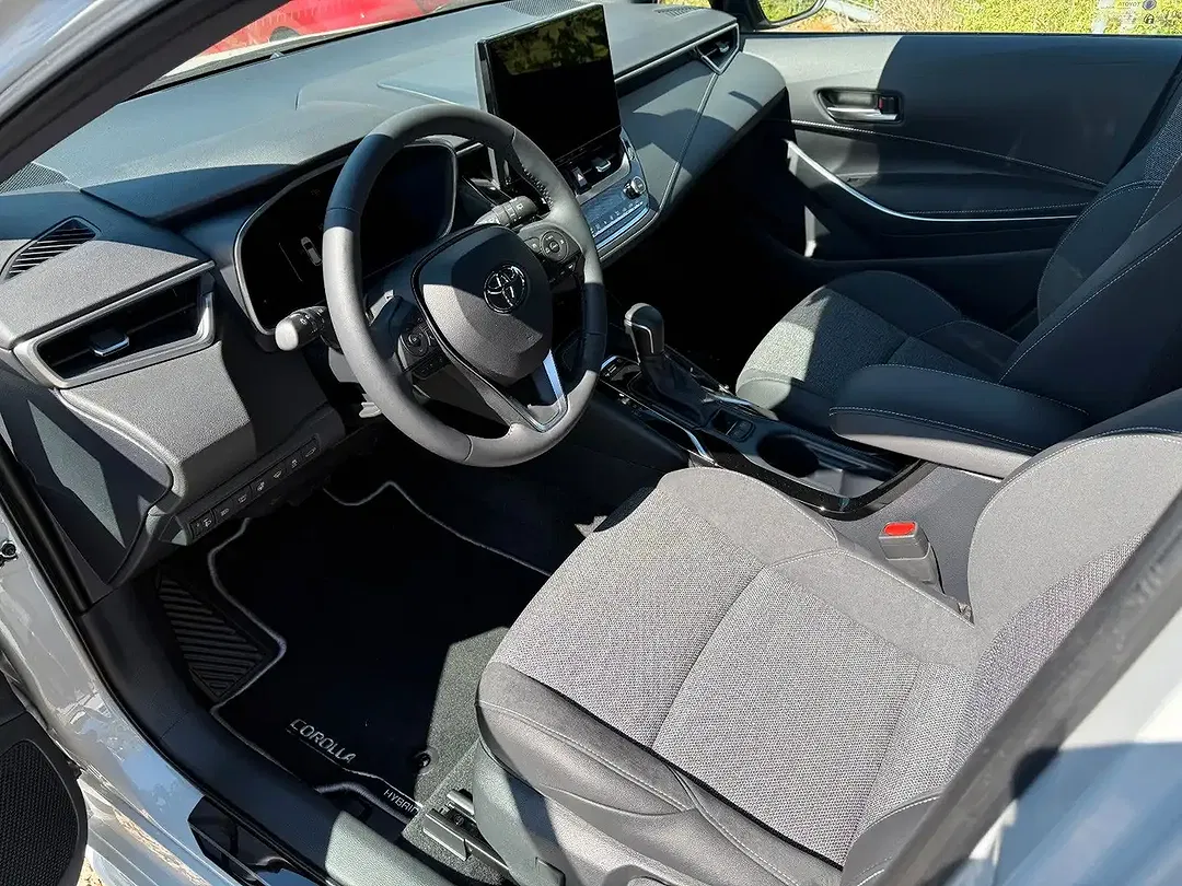 Toyota Corolla - Thumbnail 5