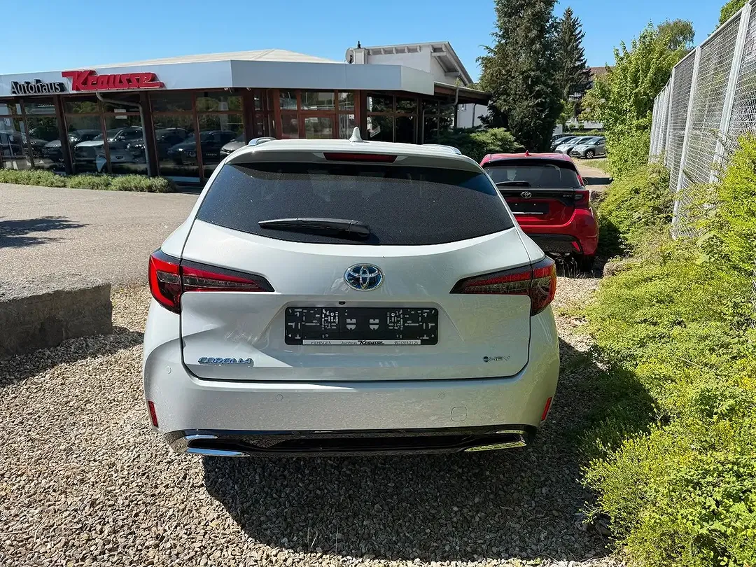 Toyota Corolla - Thumbnail 9