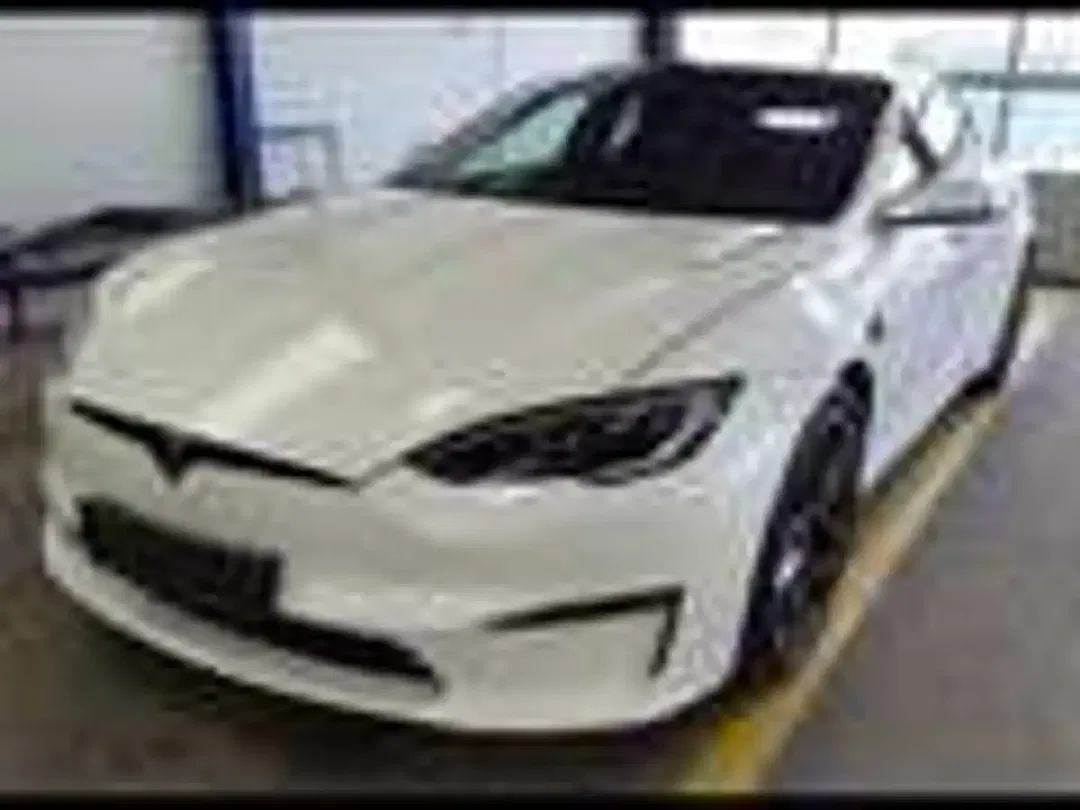 Tesla Model S - Thumbnail 14