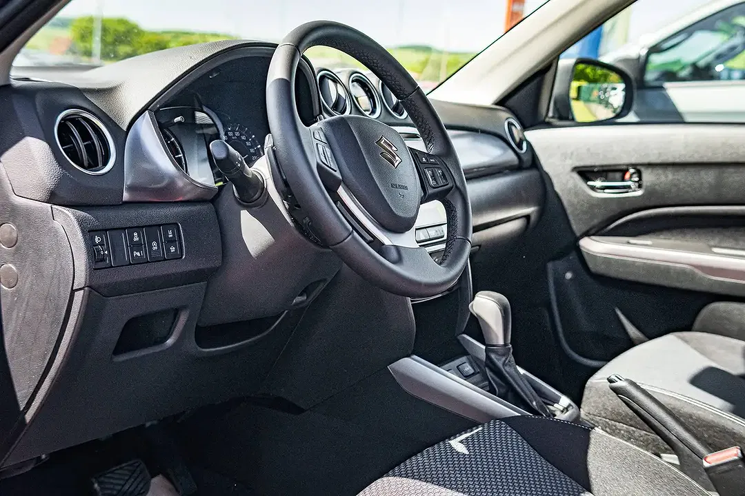 Suzuki Vitara - Thumbnail 11