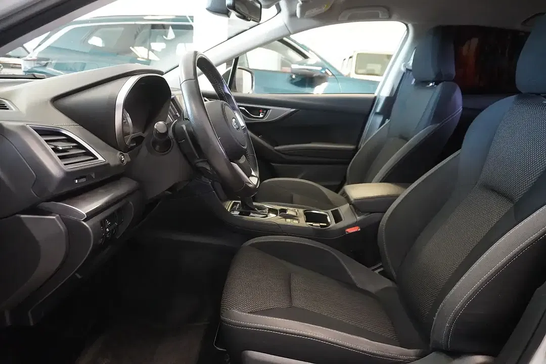 Subaru Impreza - Thumbnail 8