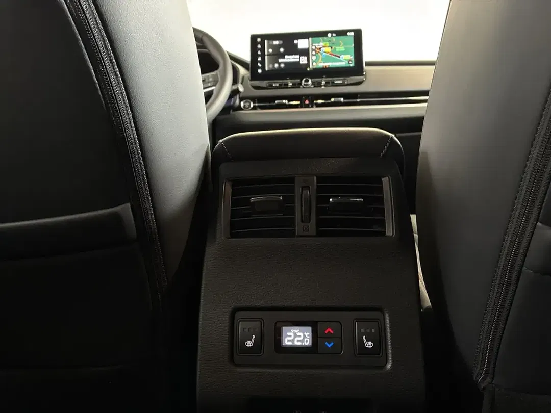 Mitsubishi Outlander - Thumbnail 7