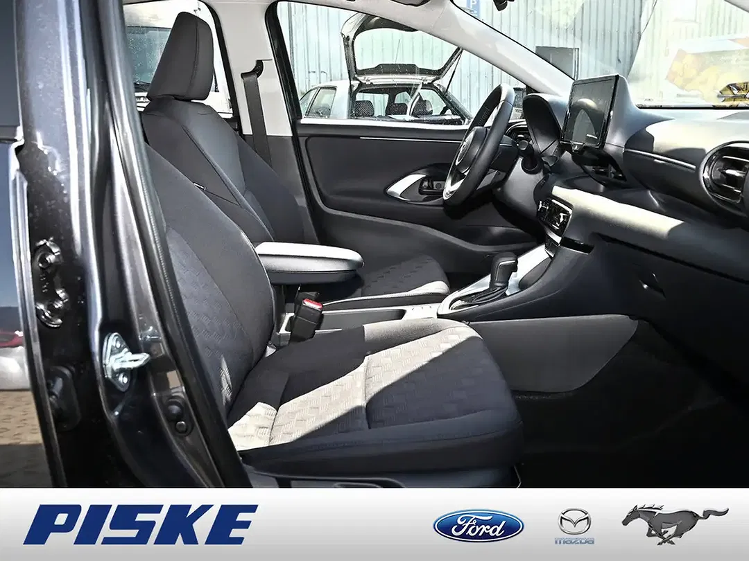 Mazda 2 - Thumbnail 2