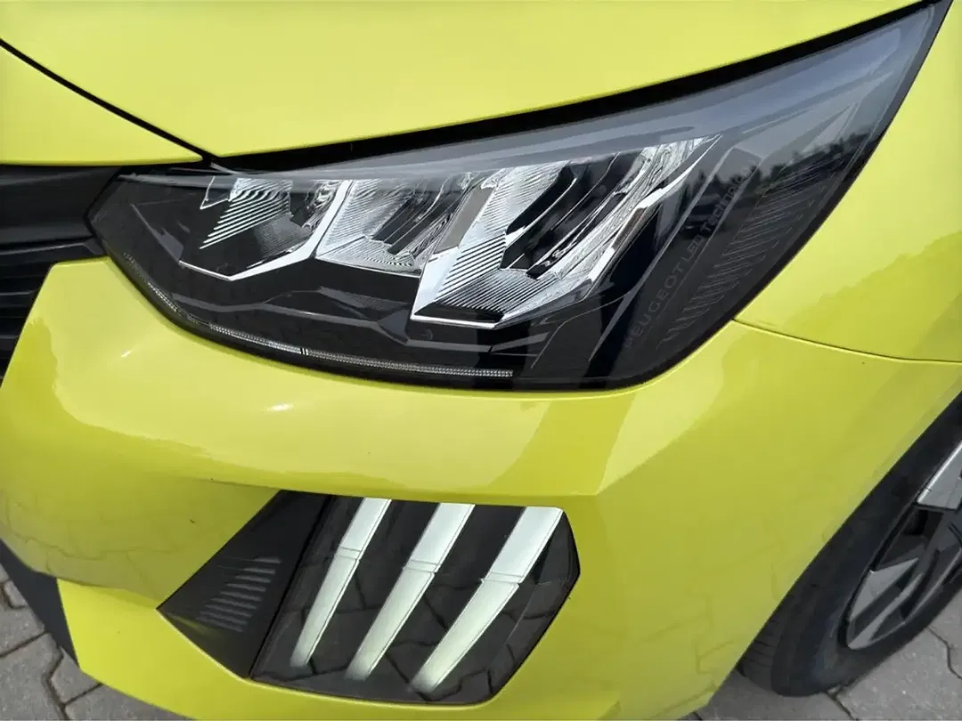 Peugeot 208 - Thumbnail 22