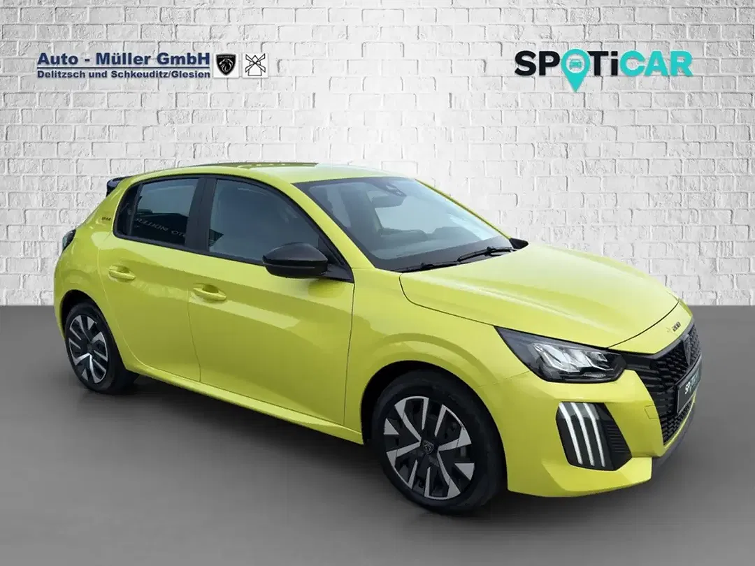 Peugeot 208 - Thumbnail 3