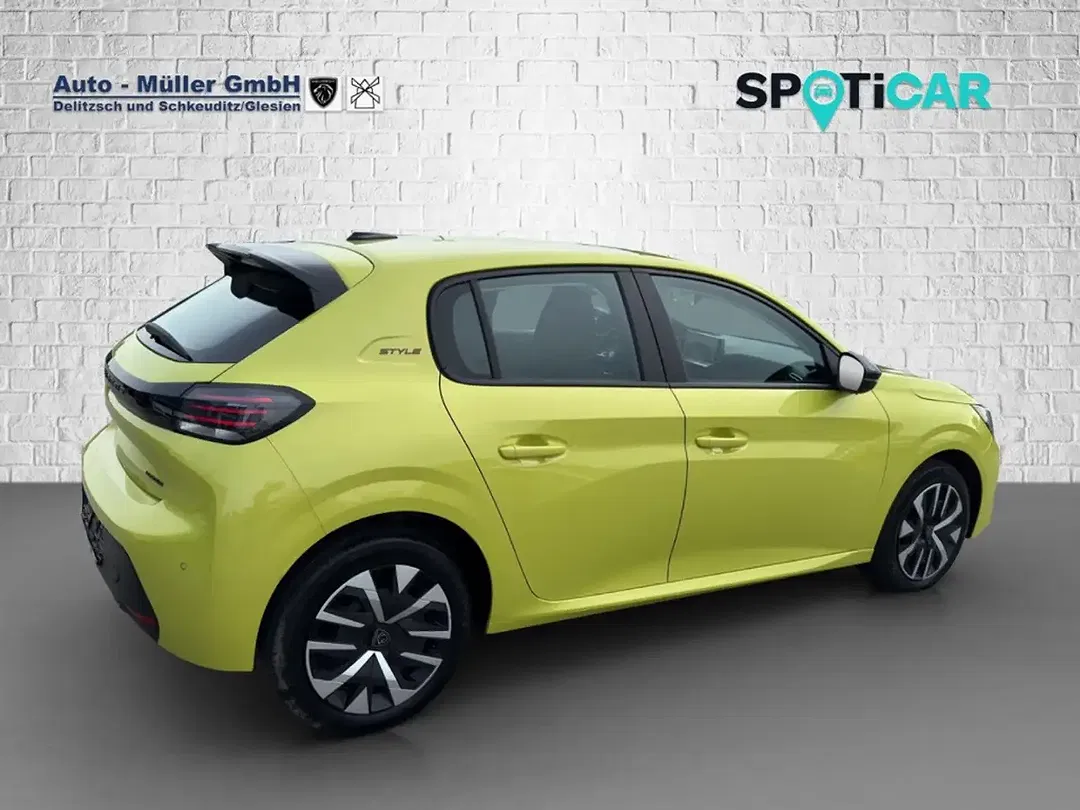 Peugeot 208 - Thumbnail 5