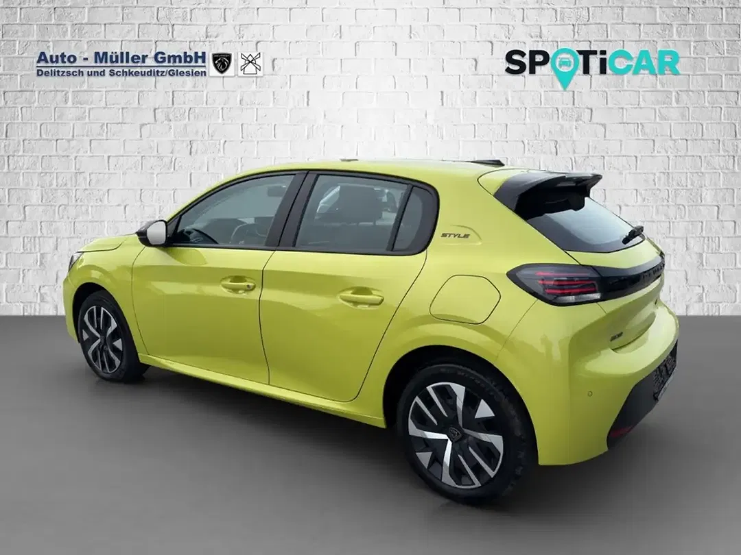 Peugeot 208 - Thumbnail 8