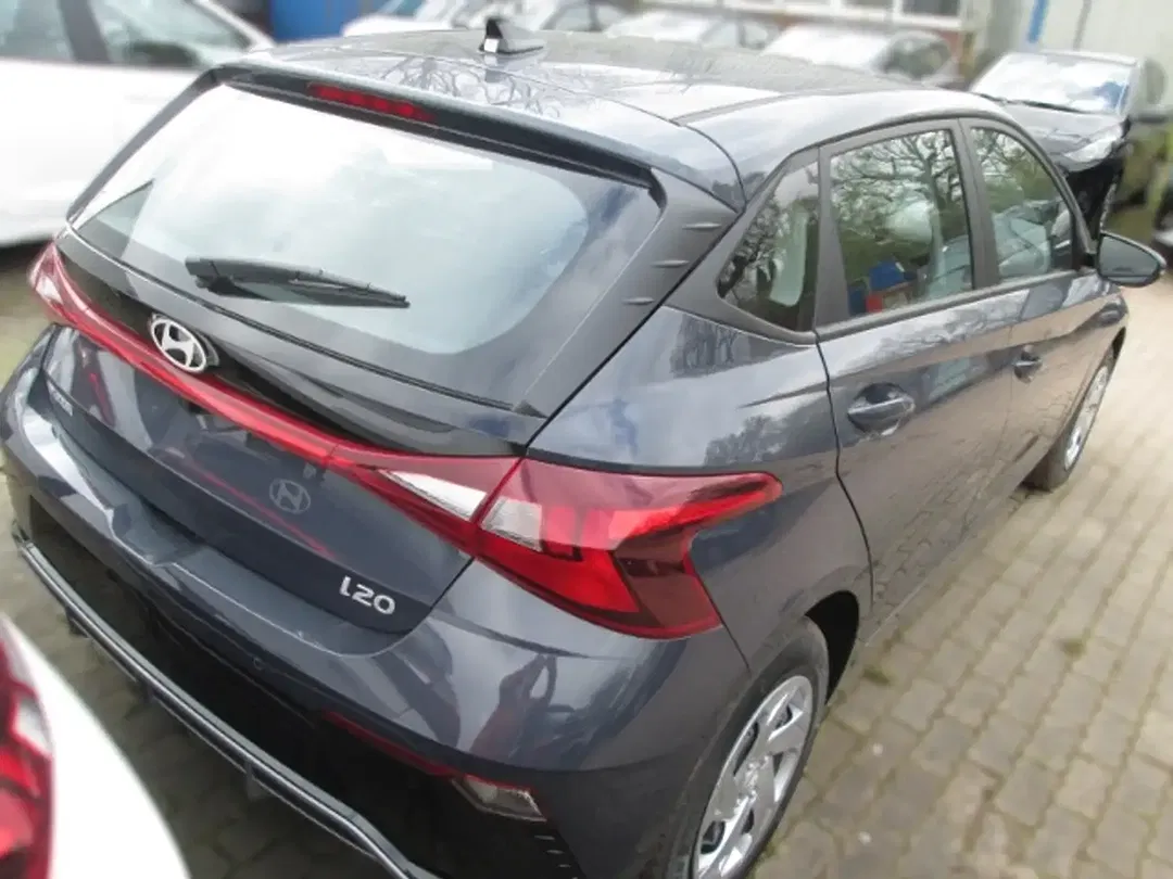 Hyundai i20 - Thumbnail 4