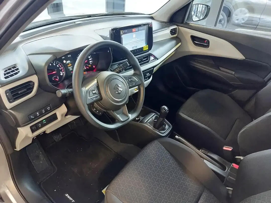 Suzuki Swift - Thumbnail 11