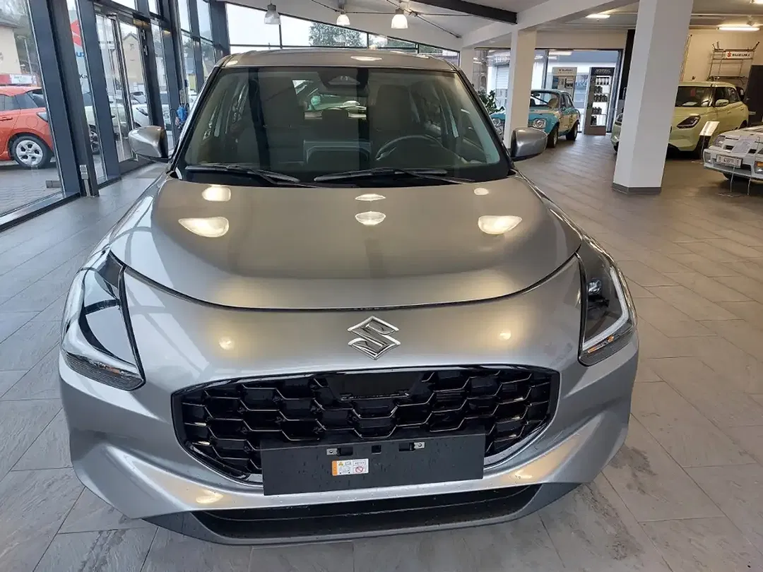 Suzuki Swift - Thumbnail 3