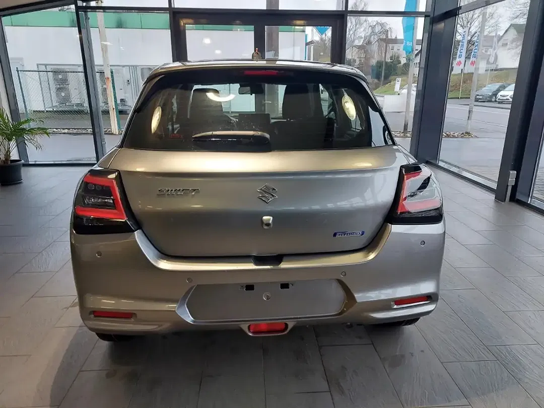 Suzuki Swift - Thumbnail 8