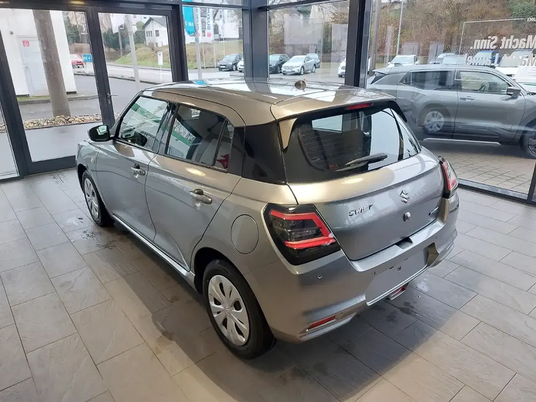 Suzuki Swift - Thumbnail 9