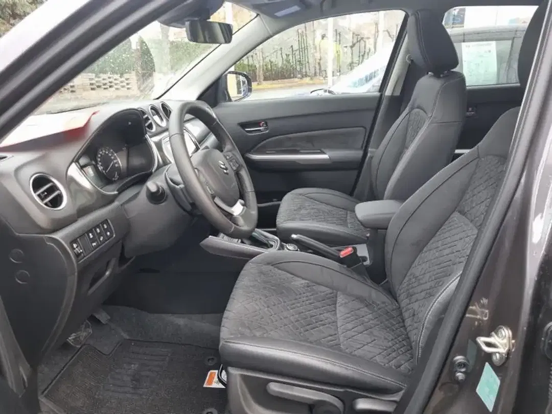 Suzuki Vitara - Thumbnail 14
