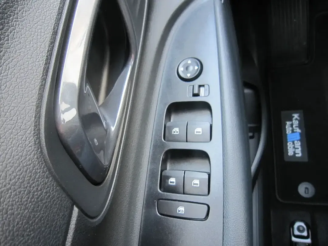 Hyundai i20 - Thumbnail 13