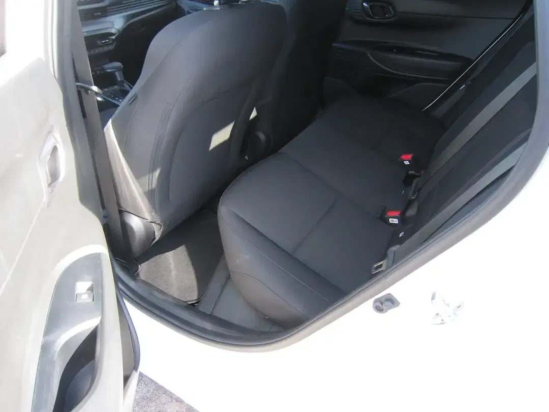 Hyundai i20 - Thumbnail 9
