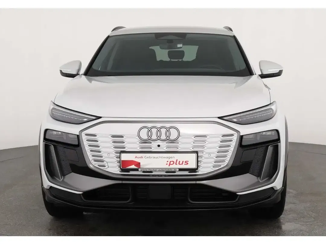 Audi Q6 e-tron - Thumbnail 2
