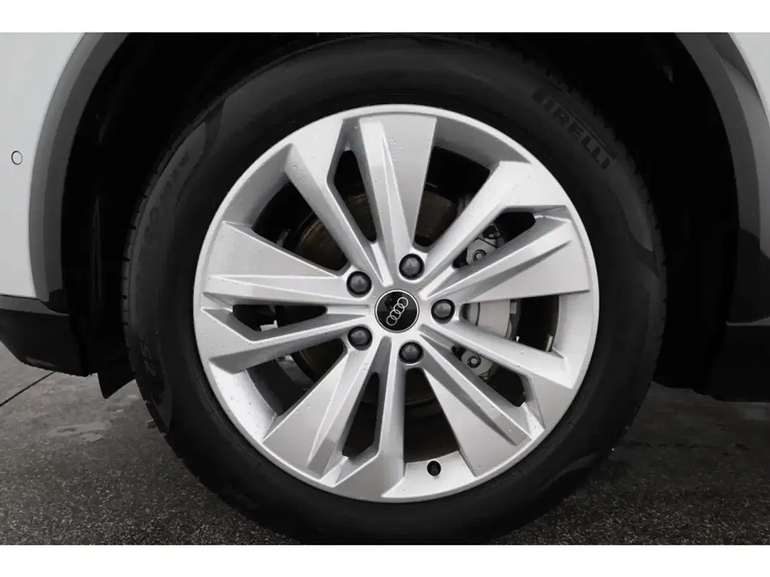 Audi Q6 e-tron - Thumbnail 8