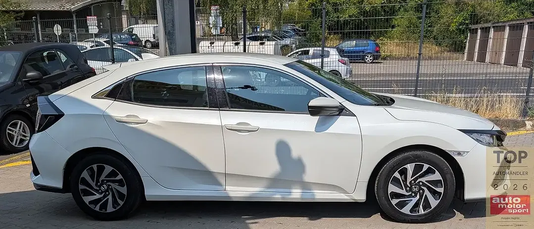 Honda Civic - Thumbnail 4