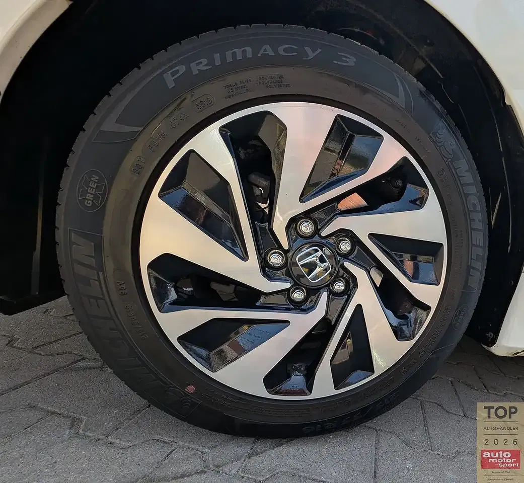 Honda Civic - Thumbnail 9