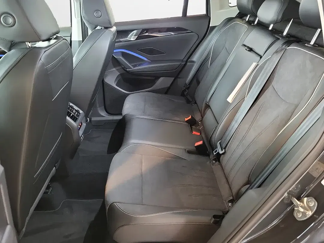 Volkswagen Tiguan - Thumbnail 11