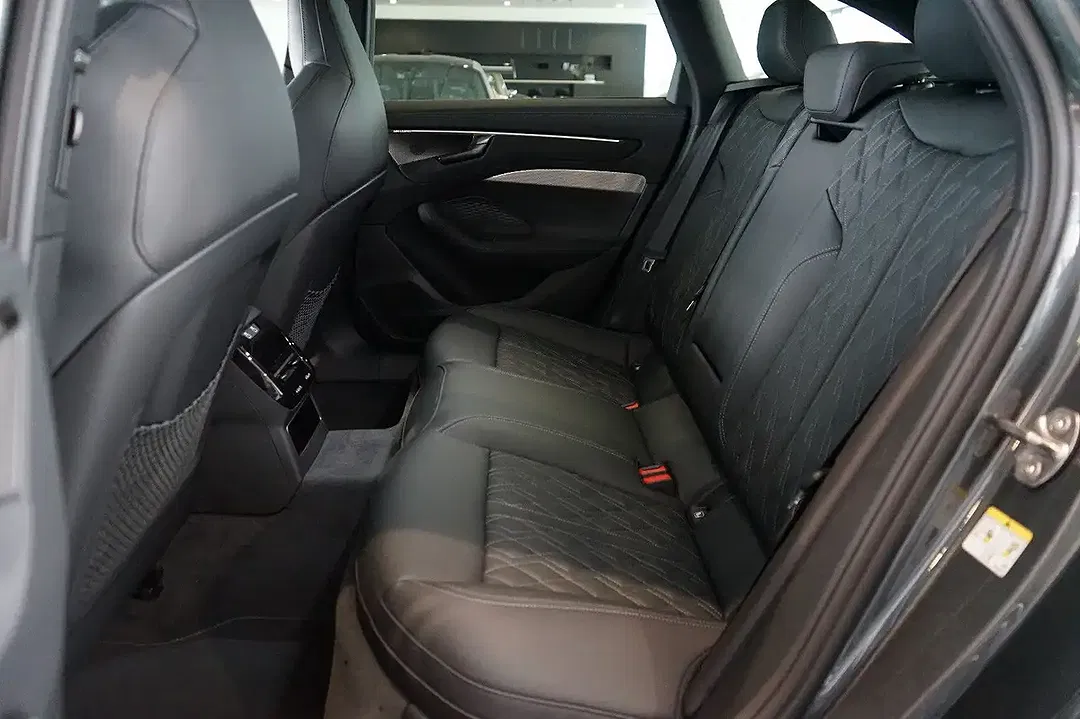 Audi A6 - Thumbnail 9