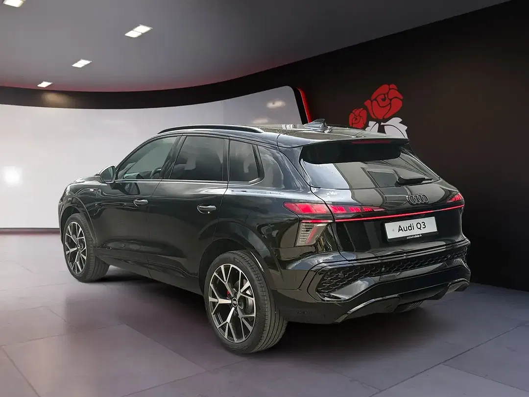 Audi Q3 - Thumbnail 3