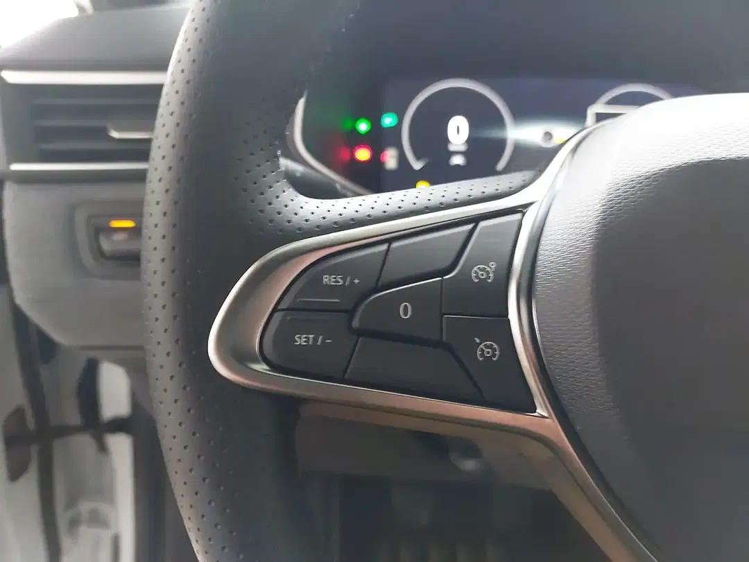 Renault Clio - Thumbnail 15
