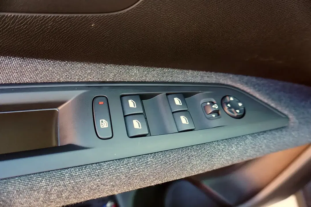 Peugeot 3008 - Thumbnail 12
