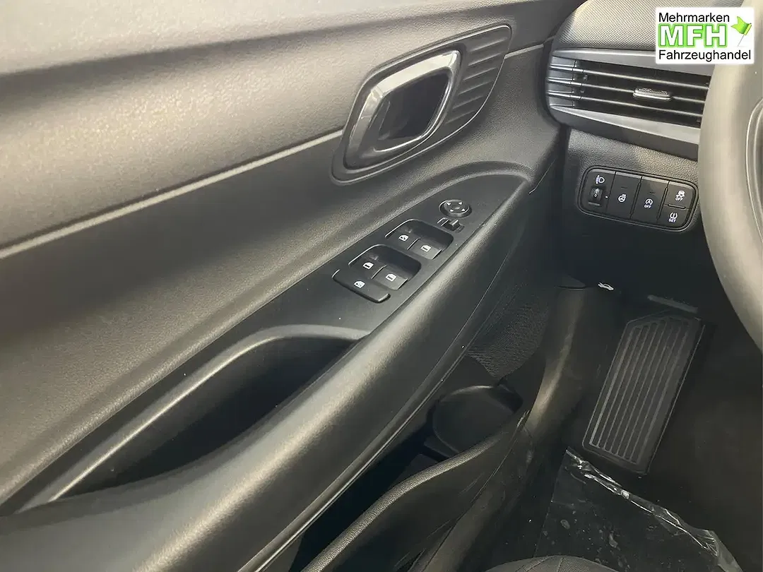 Hyundai i20 - Thumbnail 10