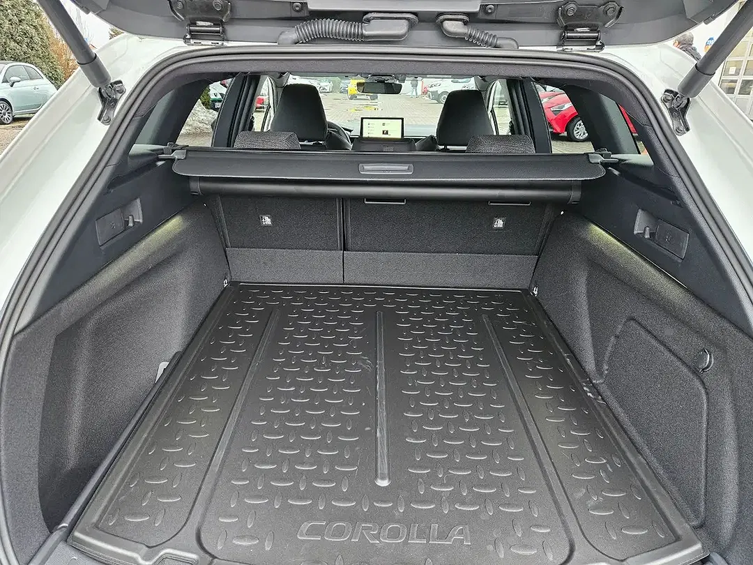 Toyota Corolla - Thumbnail 8