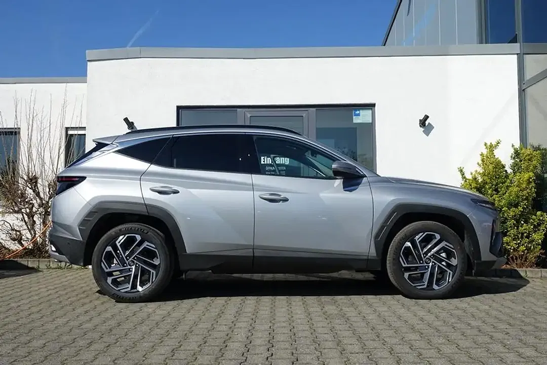 Hyundai TUCSON - Thumbnail 2