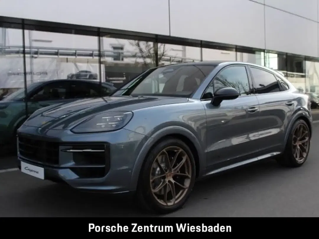 Porsche Cayenne - Thumbnail 1