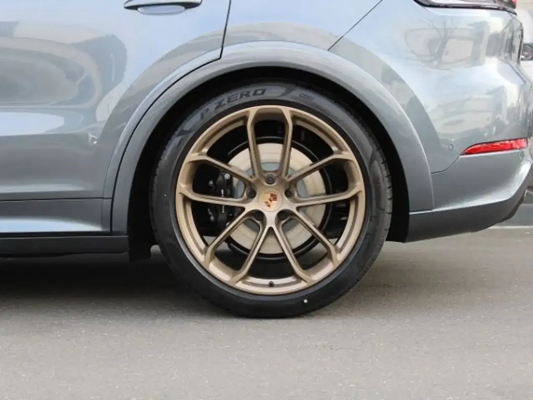 Porsche Cayenne - Thumbnail 13