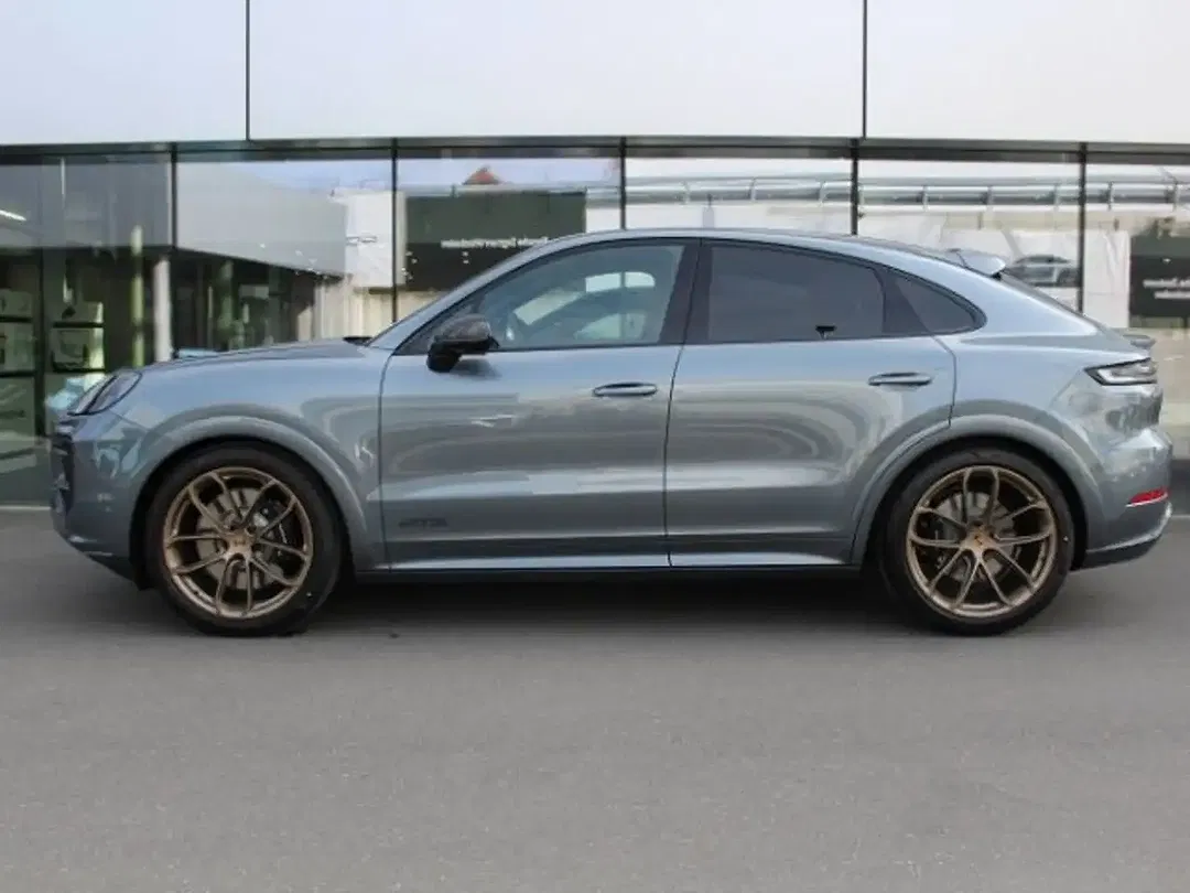 Porsche Cayenne - Thumbnail 2