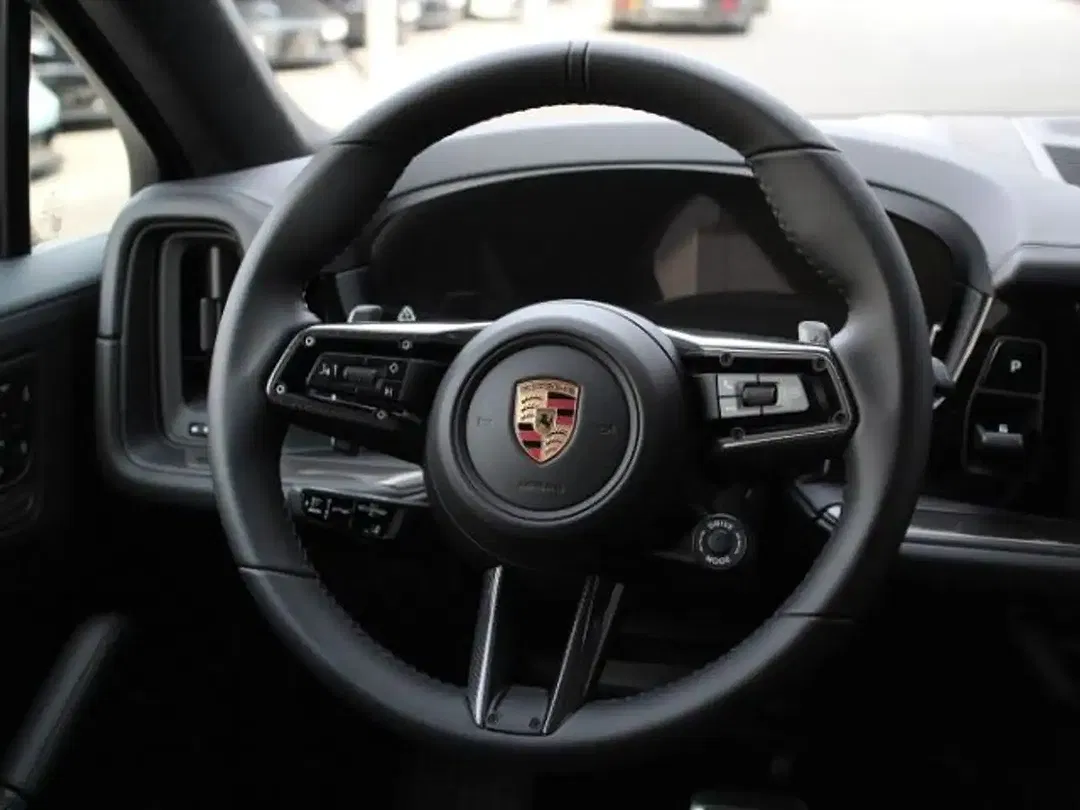 Porsche Cayenne - Thumbnail 5